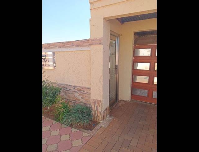 3 BEDROOM HOUSE FOR SALE IN PROTEA GLEN EXT